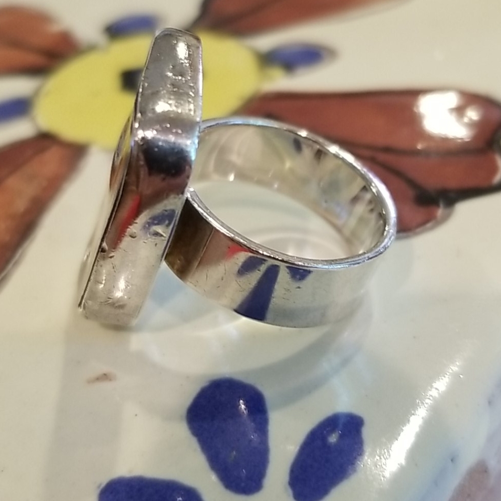 RING - Picture 2 of 5